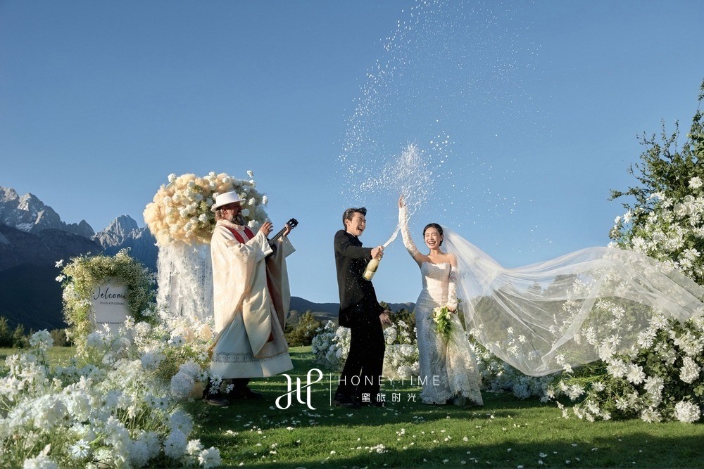 山下婚礼(搭建及彩烟收费)